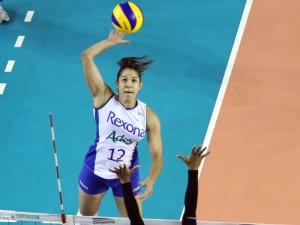 Natália foi poupada por conta de um desconforto no ombro (<br />Foto: Orlando Bento/Minas)” width=”300″ height=”225″ /></a> Natália foi poupada por conta de um desconforto no ombro (<br />Foto: Orlando Bento/Minas)</p>
<p>Fora das últimas duas partidas do Rexona-AdeS devido a dores no ombro, a ponteira <strong>Natália</strong> está recuperada e deve voltar a defender a equipe carioca na partida da noite desta sexta (13), contra o Sesi. O duelo, programado para o ginásio da Tijuca, começa às 21h30 (horário de Brasília).</p>
<p>“Acredito que eu já estarei de volta e espero contribuir para que a equipe continue no mesmo nível dos últimos jogos”, comentou a ponteira, que foi substituída por Régis durante o período de afastamento. “É ruim ter que ficar fora de qualquer jogo e sinto falta de poder ajudar a equipe, fazer minha parte. Porém, em nosso time confiamos muito em nossas companheiras. Quem entrou fez um grande trabalho”, elogiou.</p>
<p>Com o Rexona já garantido em primeiro e o Sesi em segundo na fase de classificação, o duelo entre os dois times será um “amistoso de luxo”, mas Natália destaca um aspecto importante do jogo.</p>
<p>“Elas estão crescendo nesse finzinho de turno e uma boa vitória vale para ganhar confiança para entrar bem nos playoffs”, observou.</p>
<div class=