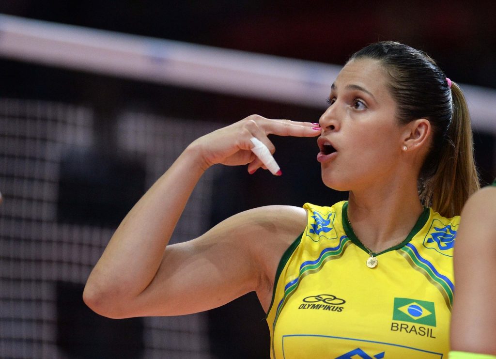 Capa da notícia - Dani Lins planeja retorno à seleção brasileira