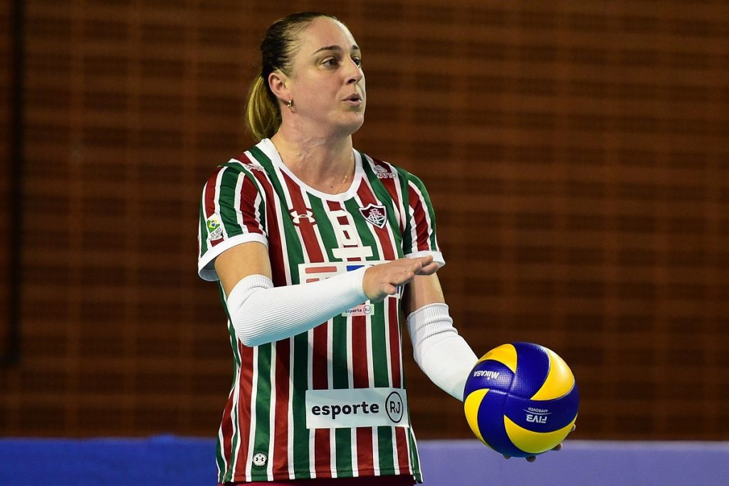 Capa da notícia - Renatinha vai para o voleibol português
