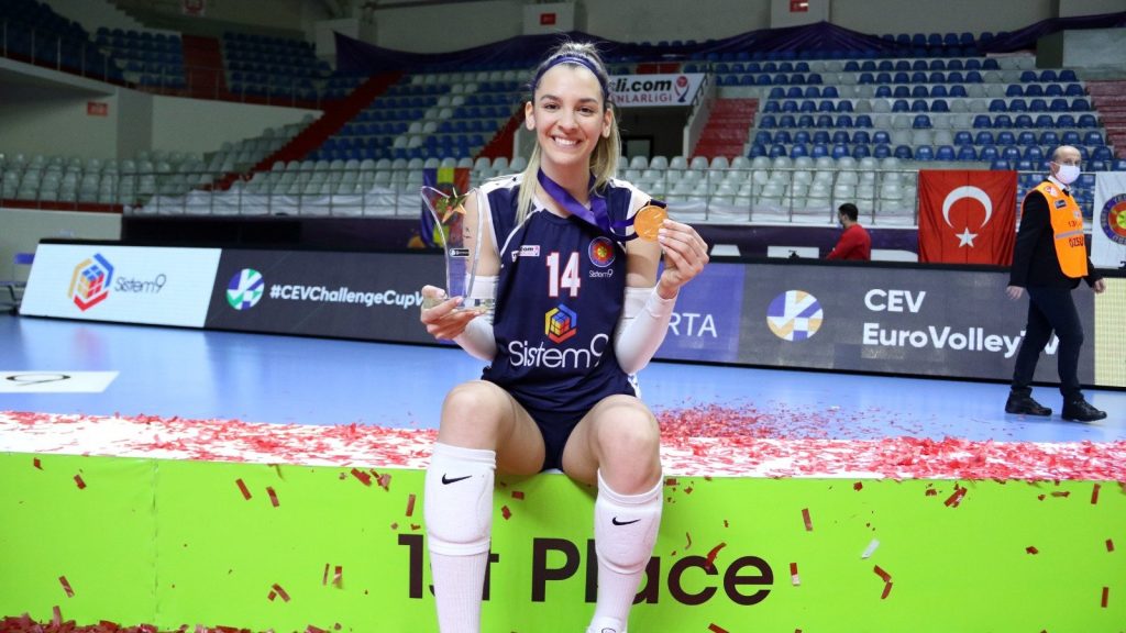 Capa da notícia - Alexia Carutasu é a MVP da Challenge Cup