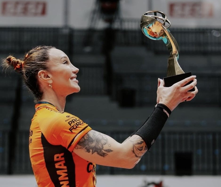 Tifanny consegue liminar e vai jogar Supercopa e Superliga pelo Osasco