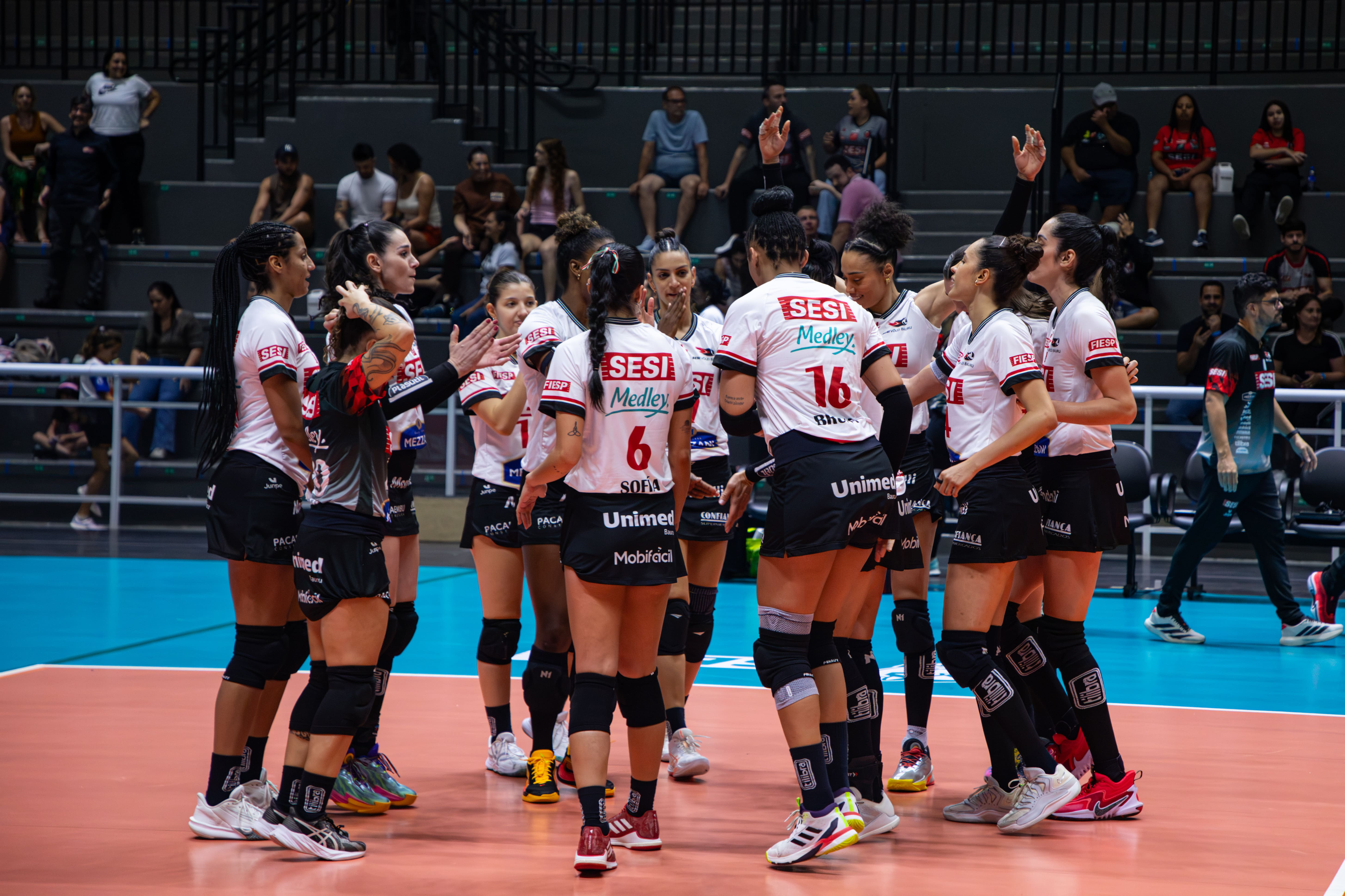 Superliga: SESI Vôlei Bauru bate Londrina de virada e mantém 100% de aproveitamento
